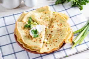 Crepe con pavo, queso de cabra y champiñones