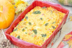 Brócoli con patatas y jamón gratinados