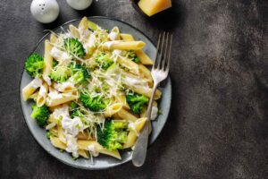 Macarrones con brócoli gratinado