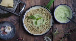 Sabroso pesto de calabacín y queso fresco