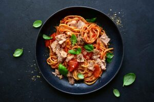 Espaguetis con atún: nutritivos y bajos en calorías