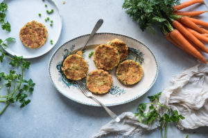 Hamburguesa vegetal con garbanzos, guisantes y zanahorias