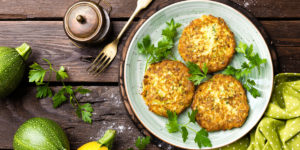 Panqueques salados con calabacín y queso fresco