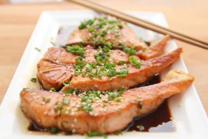 Salmón con salsa de soja