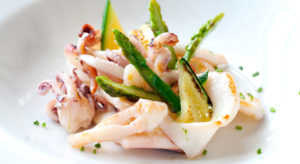 Ensalada de sepias y espárragos