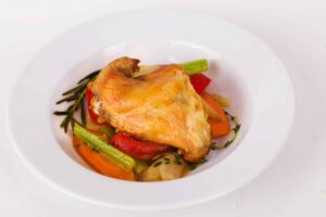 Conejo con verduras, ideal para toda la familia