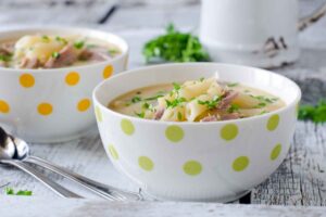 Sopa de ave con pasta