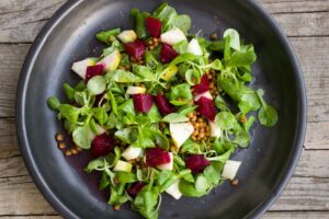 Ensalada de pavo marinado, el segundo ligero y sabroso