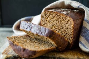 Pan de centeno con semillas: muy suave y fácil de preparar
