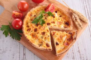 Mini quiche con manzanas, cebolla y queso gorgonzola