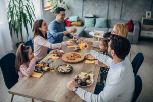 Cómo tener una buena relación con la comida: te lo explica la psicóloga