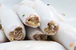 Calamares rellenos salteados: una receta ligera y deliciosa