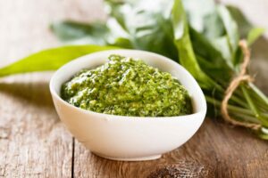 Pesto de calabacín: la receta clásica, sana y apetitosa para variar en la mesa