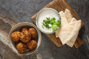 Falafel: la receta de las croquetas de garbanzos al horno