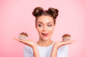 ¿Por qué siempre quiero comer algo dulce? Cómo afrontar los atracones