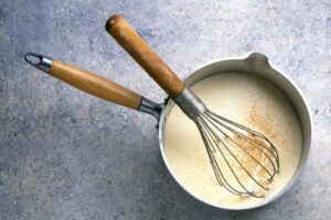 Cómo hacer salsa bechamel: fácil y sin grumos